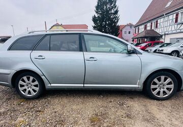 Toyota Avensis 218.000 km 1.700 &euro; Ofterdingen 72131