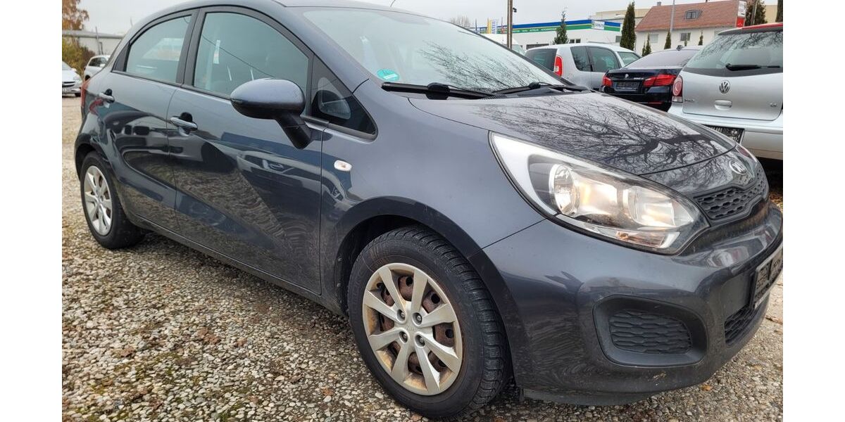 Kia Rio 83.000 km 6.399 &euro; Landshut 84030