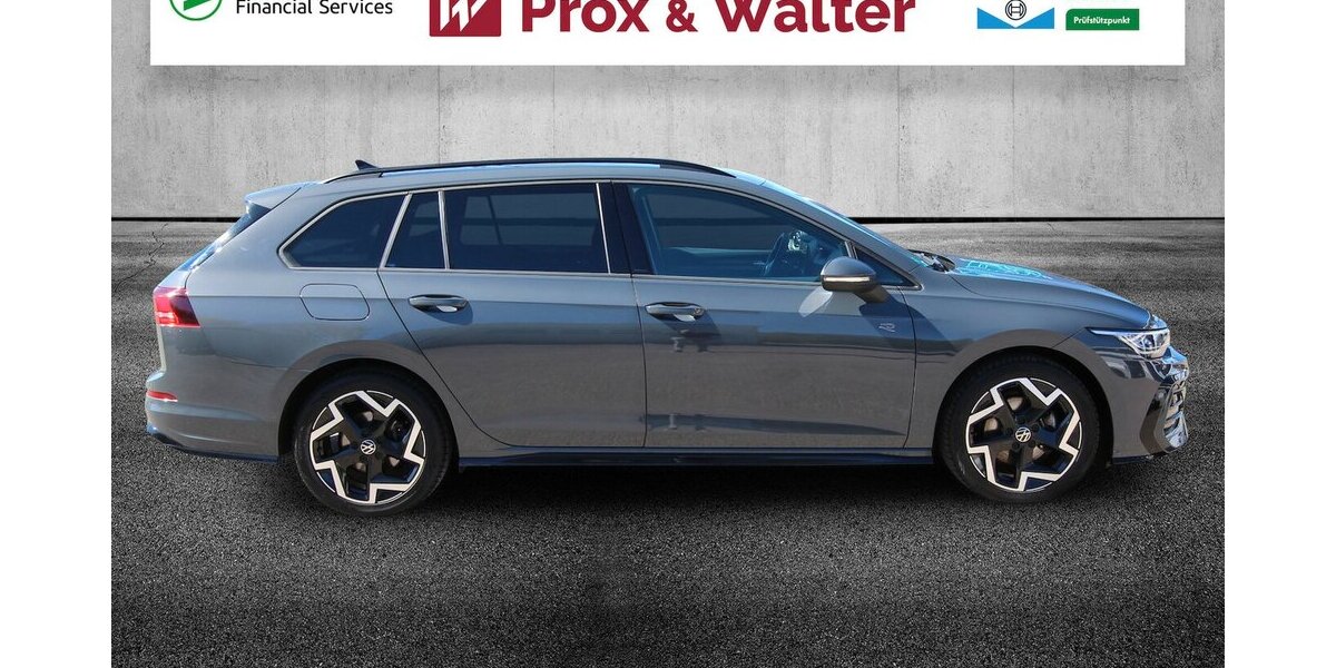 VW Golf VIII Variant 1.5 TSI R-Line LED+KAMERA+ACC 29.927 km 26.500 &euro; Hagenow 19230