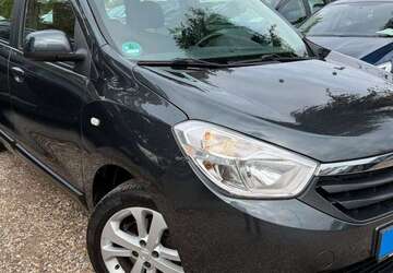 Dacia Lodgy 120.437 km 6.790 &euro; Berlin 13089