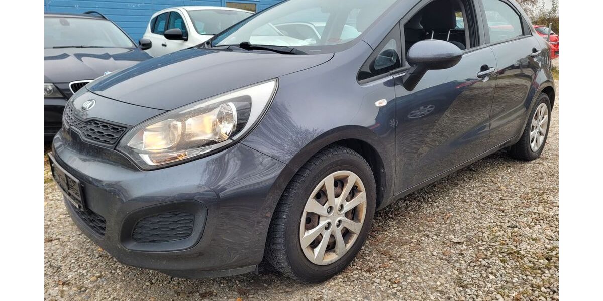 Kia Rio 83.000 km 6.500 &euro; Landshut 84030