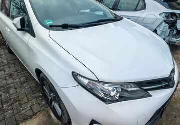 Toyota Auris 107.880 km 8.980 &euro; Sommerach 97334