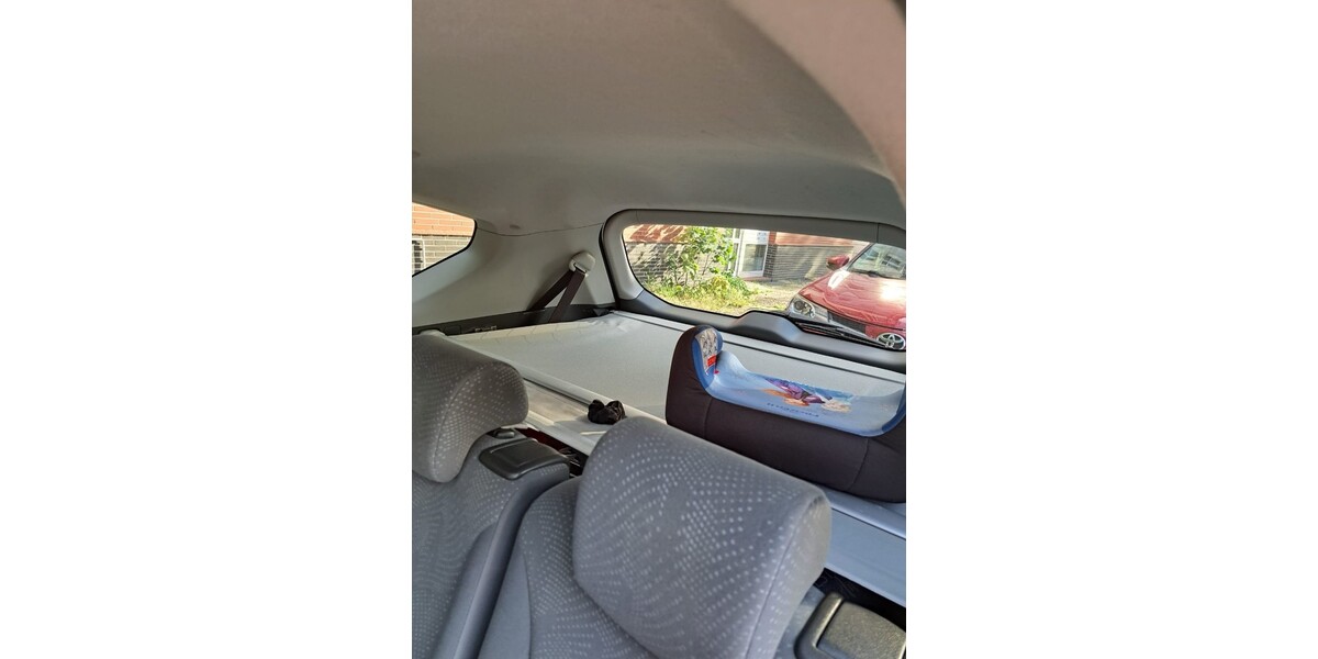 Toyota Prius Plus 164.000 km 13.000 &euro; Berlin 10178