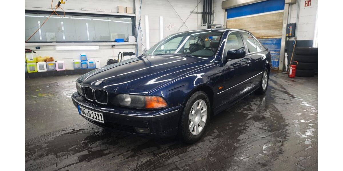 BMW 523 250.000 km 4.300 &euro; München 81539