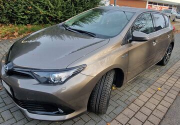 Toyota Auris 45.000 km 15.999 &euro; Muhlheim am Main 63165