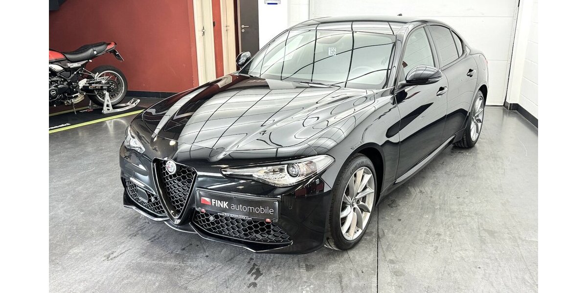 Alfa Romeo Giulia 2.0 Sprint Turbo 16V Xenon Leder Carplay 23.400 km 29.890 &euro; Lich 35423