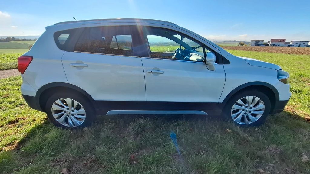 Suzuki (SX4) S-Cross 108.000 km 11.900 &euro; Leutenbach 71397