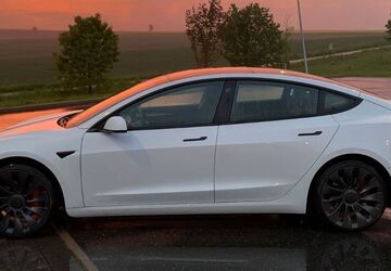 Tesla Model 3 13.990 km 44.490 &euro; Beienrode bei Göttingen 37130