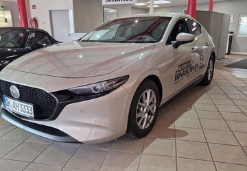 Mazda 3 15.935 km 28.870 &euro; Stuhr 28816