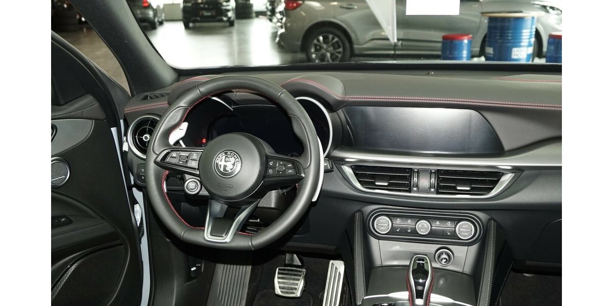 Alfa Romeo Stelvio 2.2 D Competizione Q4 ALLRAD LEDER AHK 42.000 km 39.989 &euro; Lich 35423