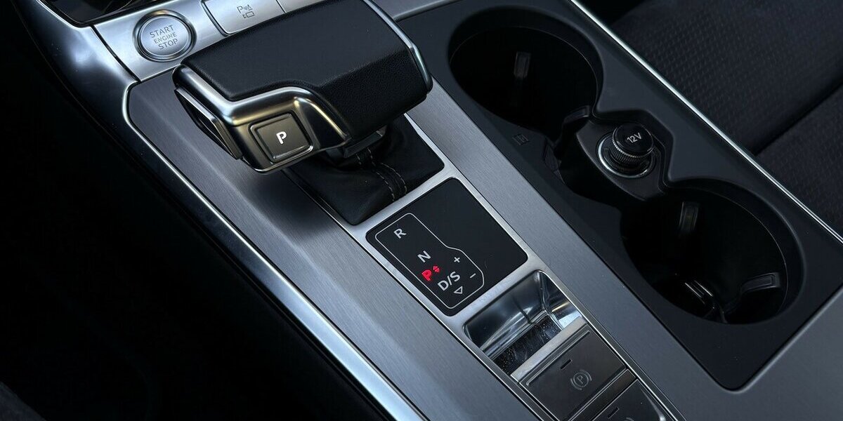 Audi A6 Avant 45 TFSI quattro S-LINE/MEMORY/360°3D 112.242 km 28.900 &euro; Villingen-Schwenningen 78054