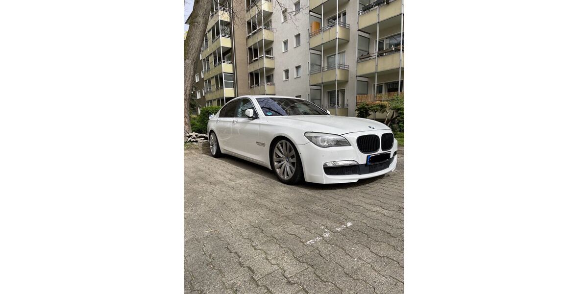 BMW 750 132.000 km 14.500 &euro; Berlin 13407