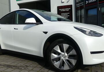 Tesla Model Y 21.312 km 37.800 &euro; Berlin 13156
