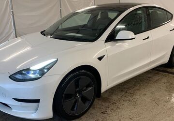 Tesla Model 3 44.997 km 25.740 &euro; Steinbach-Hallenberg OT Herges-Hallenberg 98587