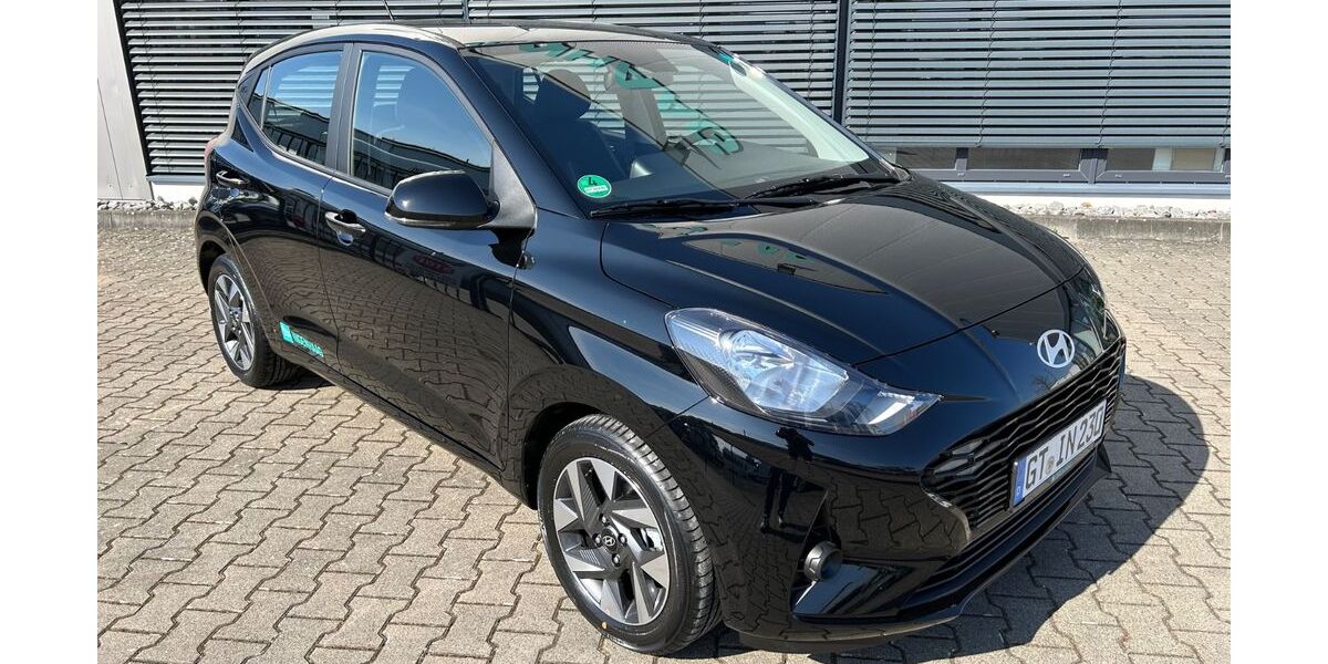 Hyundai i10 7.832 km 17.680 &euro; Schloß Holte-Stukenbrock 33758