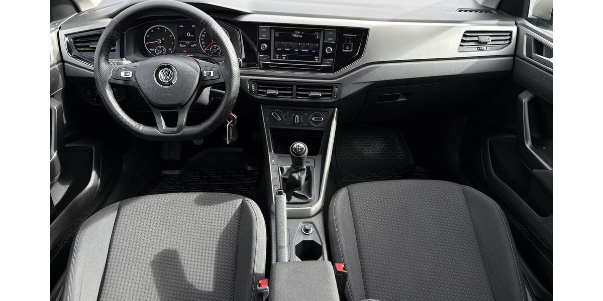 VW Polo VI 1.0 TSI Comfortline PDC/SHZ/ISOFIX/TOUCH 102.216 km 11.900 &euro; Villingen-Schwenningen 78054