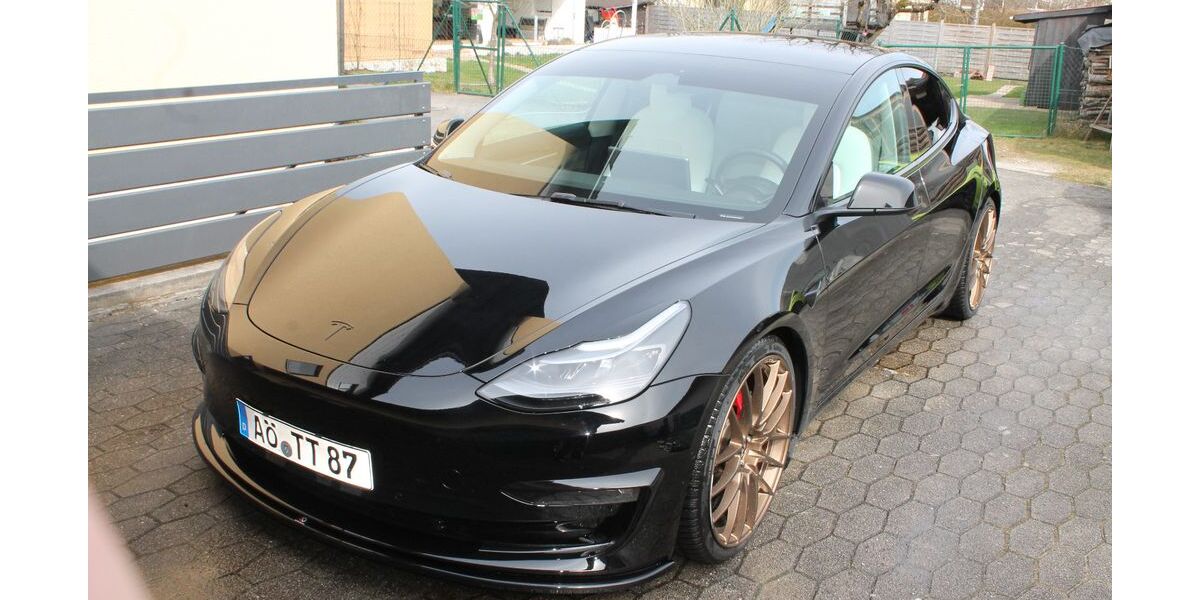 Tesla Model 3 9.500 km 37.500 &euro; Emmerting 84547