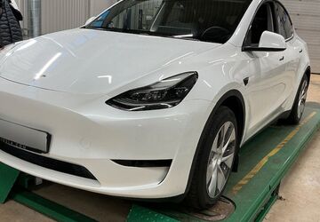 Tesla Model Y 33.802 km 33.480 &euro; Amberg 92224