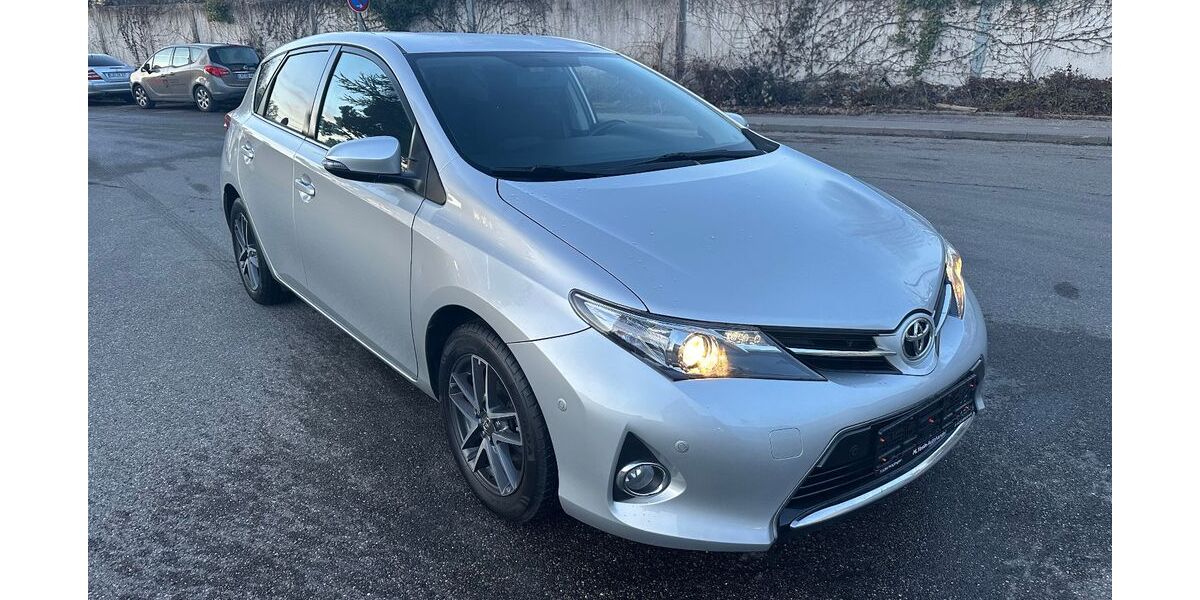 Toyota Auris 137.000 km 9.450 &euro; Möglingen/Ludwigsburg 71696