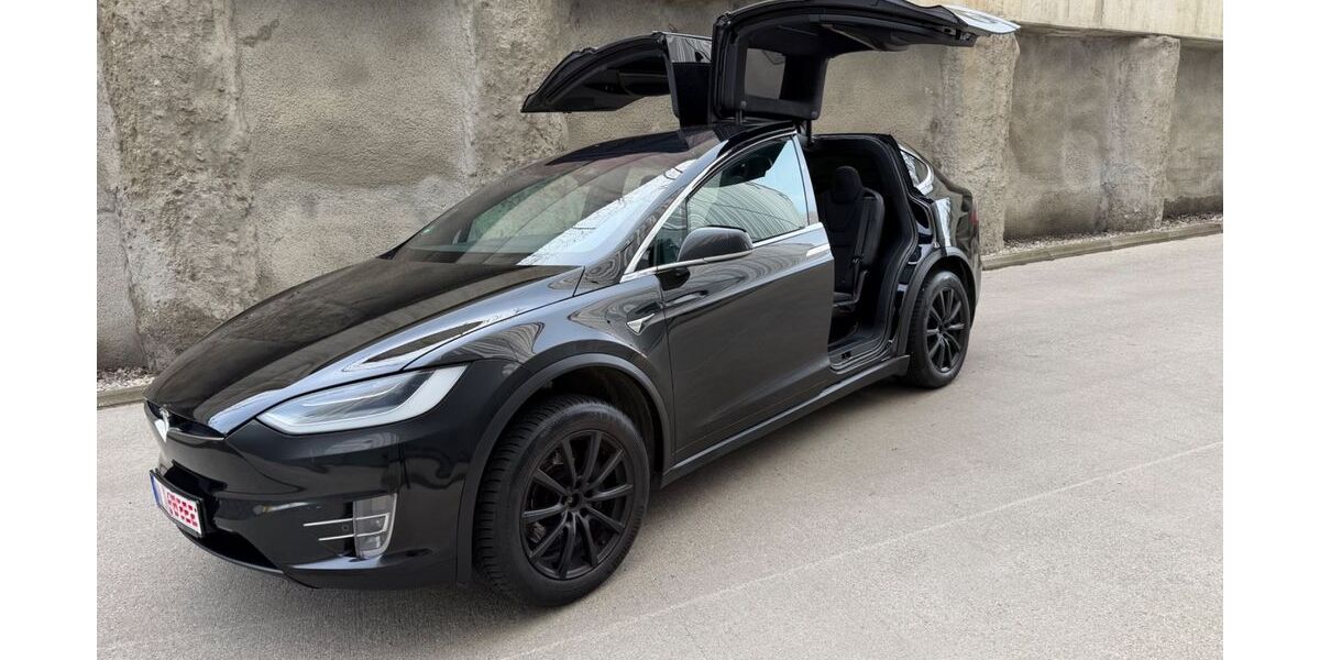 Tesla Model X 87.000 km 28.980 &euro; München 81829
