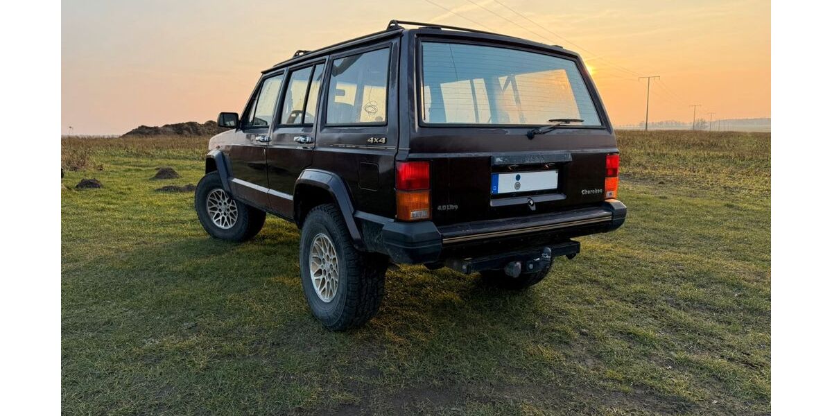 Jeep Cherokee 315.133 km 15.000 &euro; Klausdorf 18445