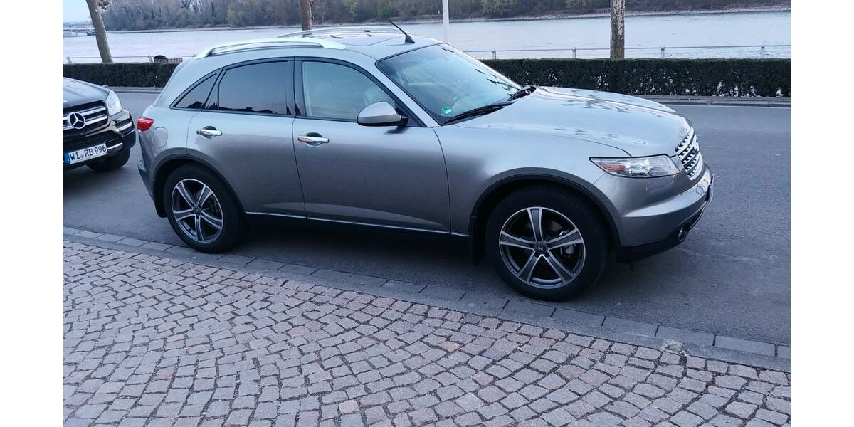 INFINITI FX 219.000 km 6.800 &euro; Wiesbaden 65183
