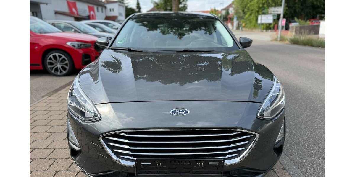 Ford Focus Titanium Lim. Head-Up Panorama 155.000 km 6.990 &euro; Neckarsulm 74172
