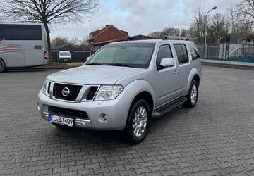 Nissan Pathfinder 153.166 km 19.999 &euro; Ibbenbüren 49479