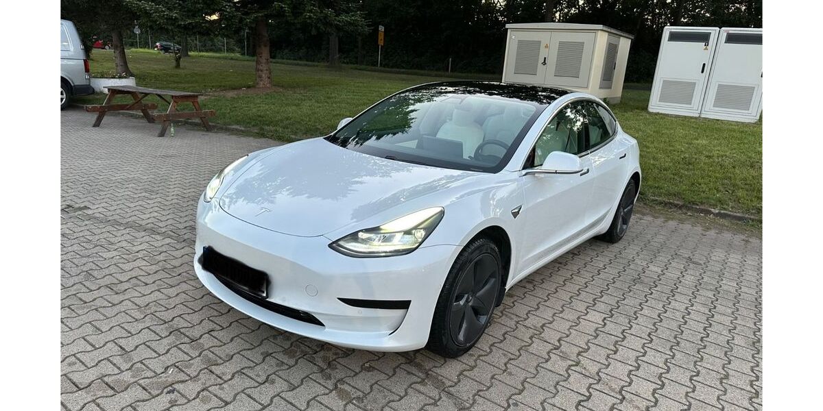 Tesla Model 3 91.500 km 20.500 &euro; Söhrewald 34320