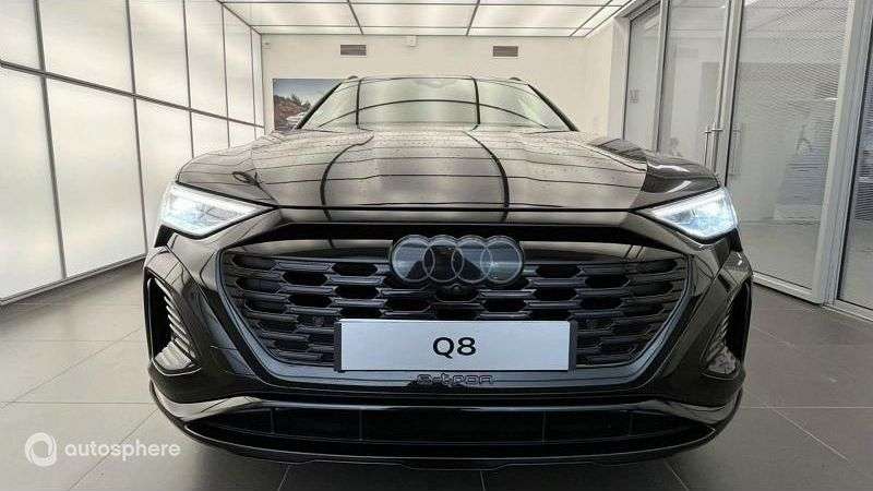 Audi Q8 e-tron 55 408ch S Line quattro 43.000 km 59.980 &euro; Champniers 16430