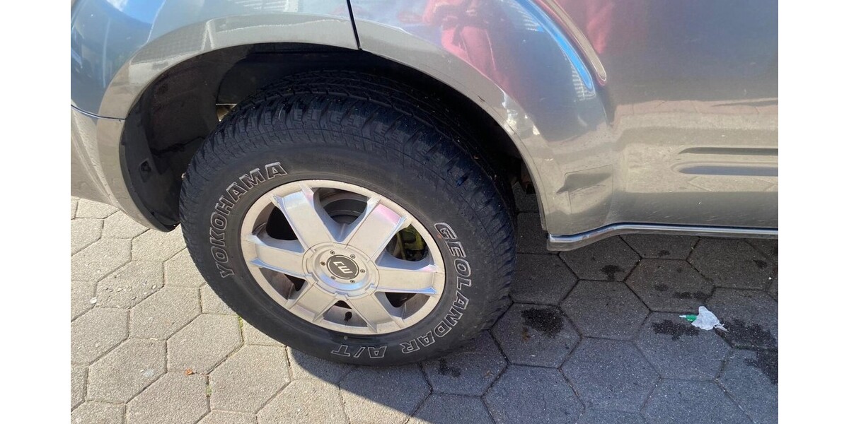 Nissan Pathfinder 253.000 km 11.000 &euro; Hamburg 20038