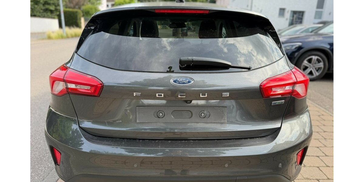 Ford Focus Titanium Lim. Head-Up Panorama 155.000 km 6.990 &euro; Neckarsulm 74172