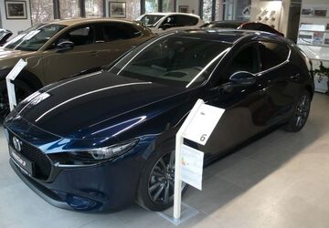 Mazda 3 2.500 km 26.885 &euro; Hamburg 22049