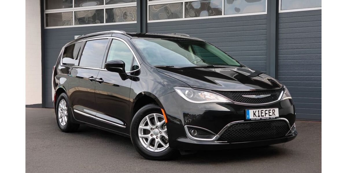 Chrysler Pacifica 10.586 km 24.950 &euro; Rennerod 56477