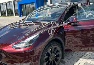 Tesla Model Y 25.000 km 43.000 &euro; Kronberg im Taunus 61476