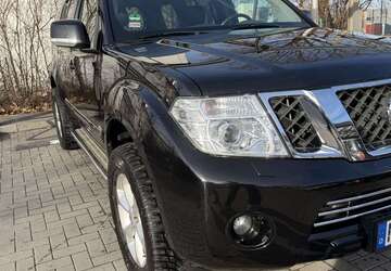 Nissan Pathfinder 237.000 km 15.000 &euro; München 80992