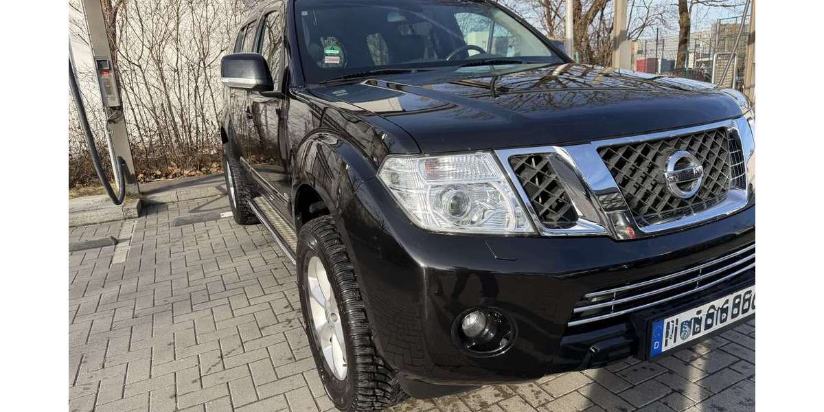 Nissan Pathfinder 237.000 km 15.000 &euro; München 80992
