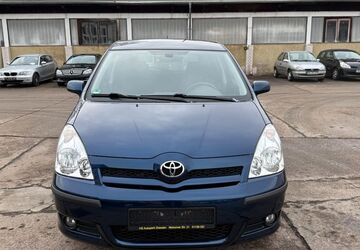 Toyota Corolla Verso 203.111 km 4.200 &euro; Dresden 01159