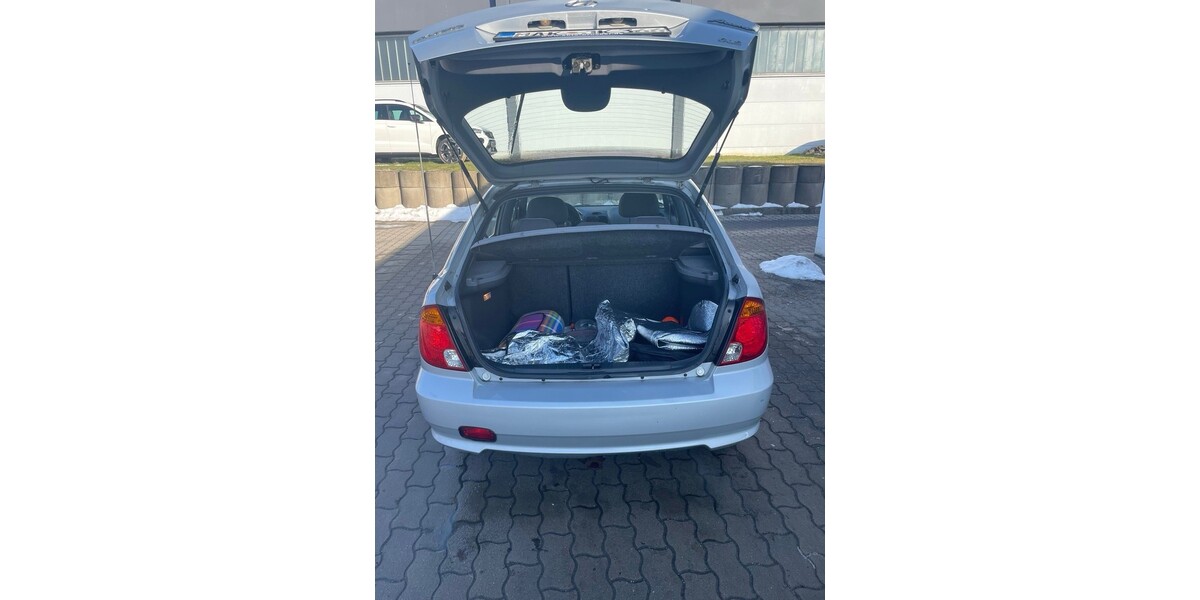 Hyundai Accent 110.000 km 1.100 &euro; Marktredwitz 95615