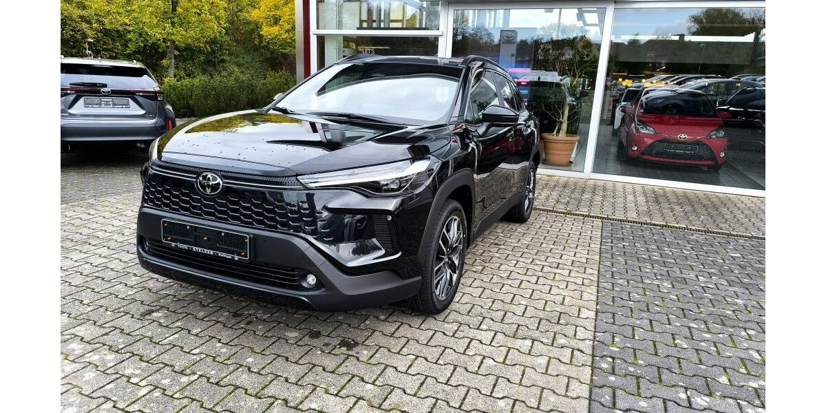 Toyota Corolla Cross 2.750 km 37.500 &euro; Stadthagen 31655