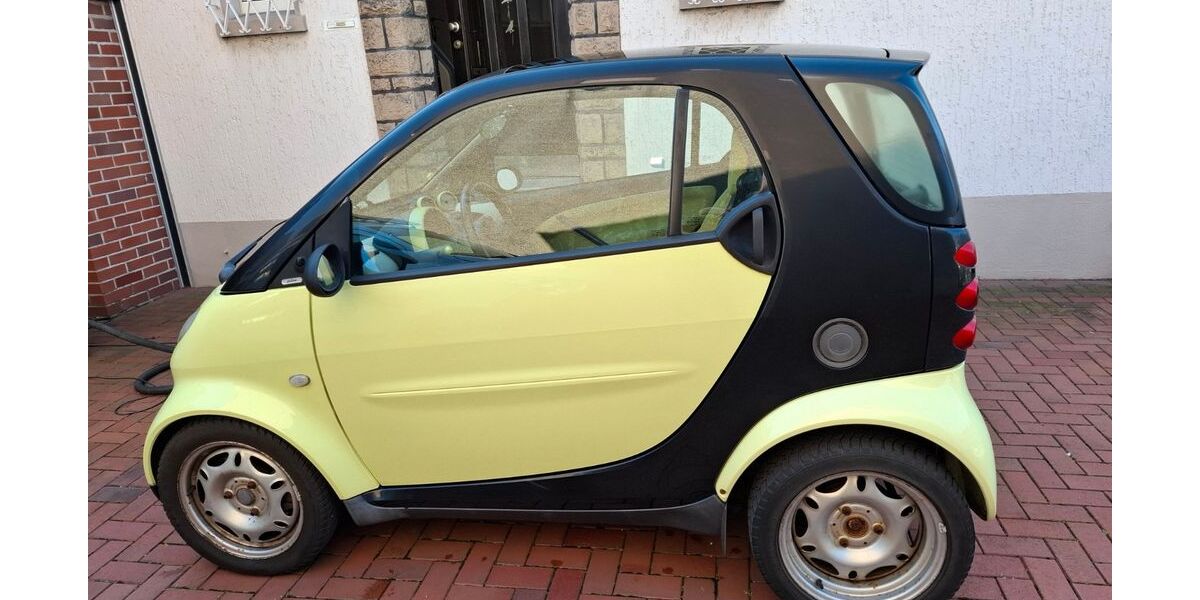 Smart ForTwo 105.000 km 2.900 &euro; Recklinghausen 45659