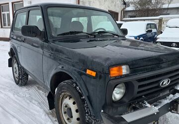 Lada Taiga 71.000 km 9.300 &euro; Waltershausen 99880