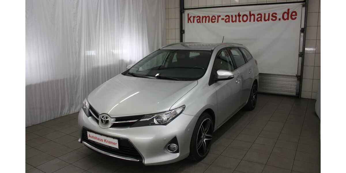 Toyota Auris 60.000 km 15.500 &euro; Rostock 18069