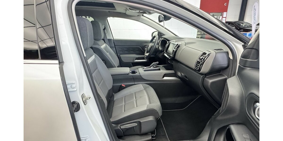 Citroen C5 Aircross 130 EAT 8 Shine Pack Panoramadach 27.120 km 18.760 &euro; Lich 35423