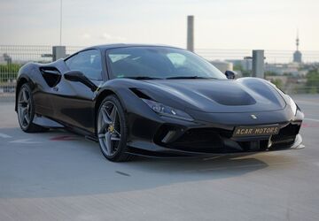 Ferrari F8 9.980 km 299.000 &euro; München 80939