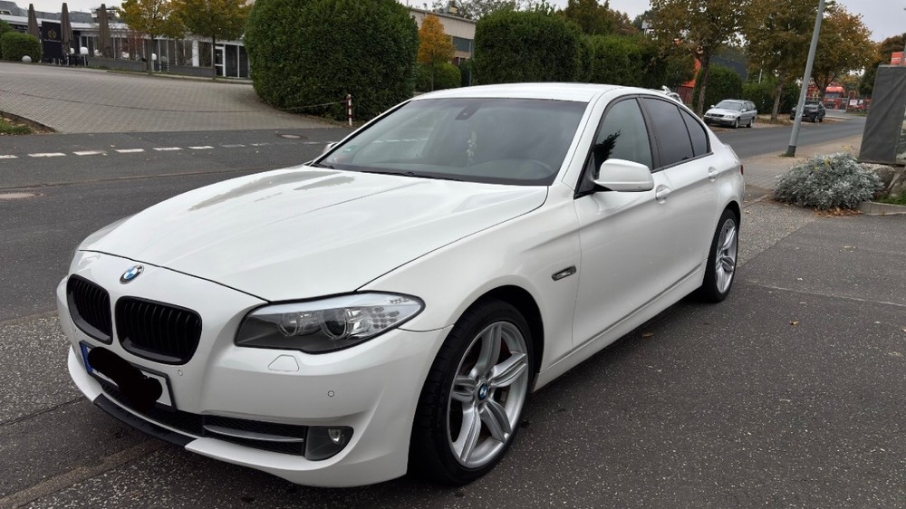 BMW 523 228.000 km 10.500 &euro; Frankfurt am Main 60311