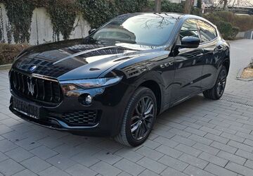 Maserati Levante 42.950 km 38.977 &euro; München 80689
