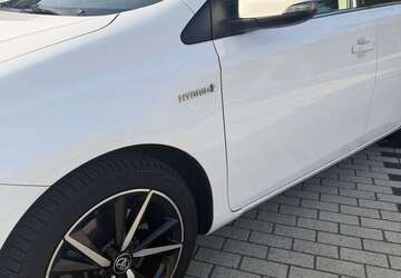 Toyota Auris 127.000 km 13.450 &euro; Neukirchen Vluyn 47506