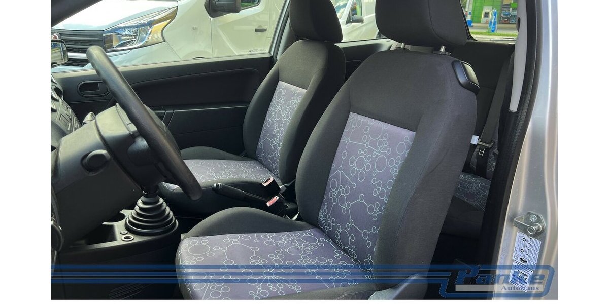Ford Fiesta Ambiente 1.3*Radio/CD*AUX*Klima* 245.511 km 700 &euro; Berlin 13187