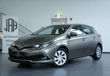 Toyota Auris 132.341 km 8.990 &euro; Wildau 15745
